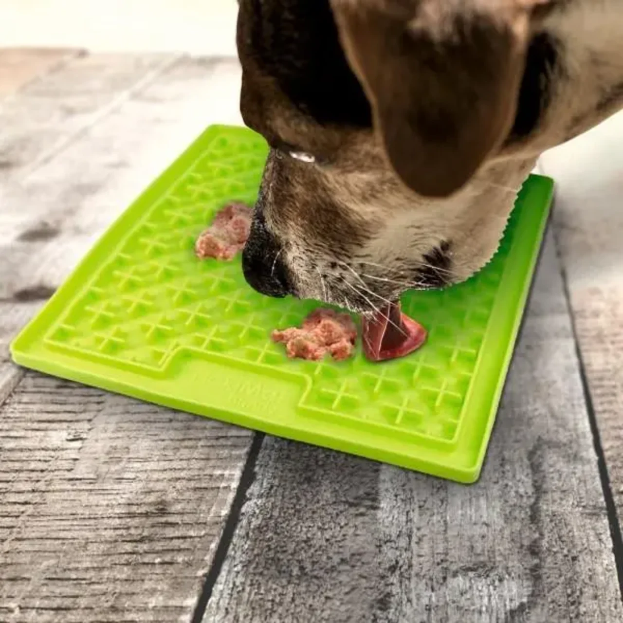 LickiMat Slikkemåtte 28 x 28 cm Grøn - aktiveringsmåtte til hunde